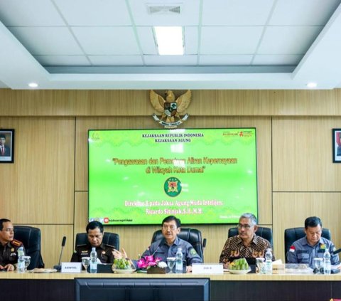 Wakajati Riau Dampingi Direktur B JAM-Intelijen Kejaksaan Agung Tinjau Posko Perwakilan Kejaksaan