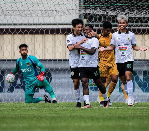 FOTO: Meski Diperkuat Radja Nainggolan, Bhayangkara FC Hancur Dilumat PSS Sleman 1-4