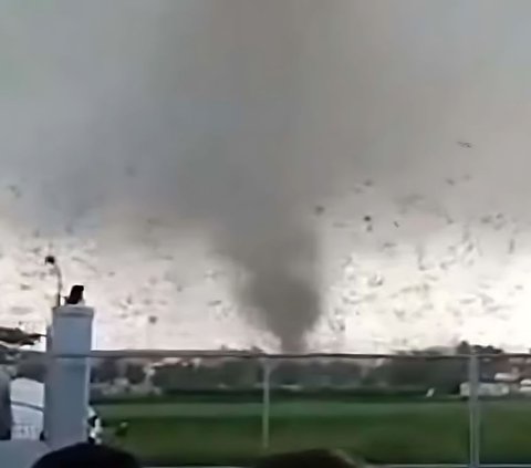 This is the Appearance of the Rancaekek Bandung Tornado Seen from Space