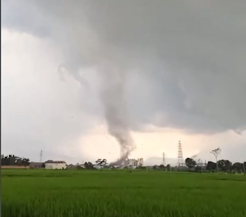 This is the Appearance of the Rancaekek Bandung Tornado Seen from Space