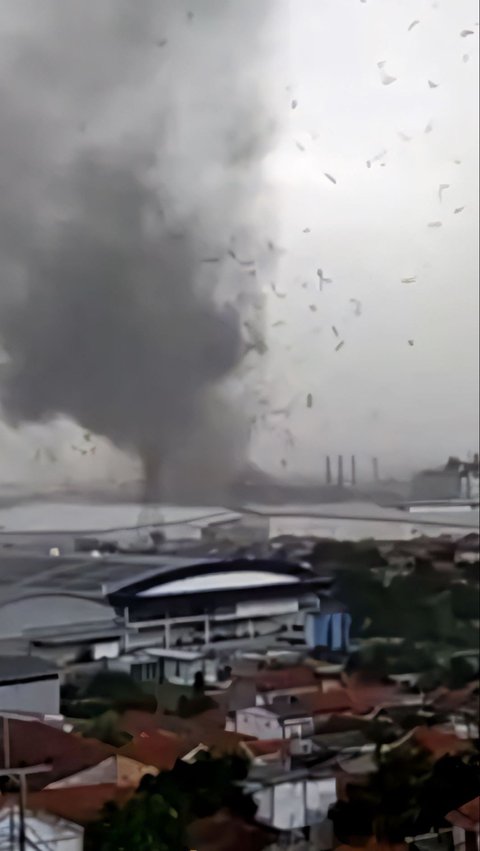 Fakta Tornado Pertama di Indonesia Mirip Amerika | Kursi PDIP Turun Jauh di DPR