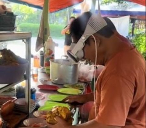 Heboh Tukang Soto Jualan Sambil Pakai Apple Vision Pro, Harganya Bikin Kaget