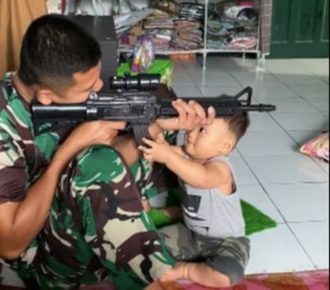 Ayah TNI Ajari 'Jurus Tembak Terjitu' ke Buah Hati Pertamanya, Momennya Gemas jadi Sorotan