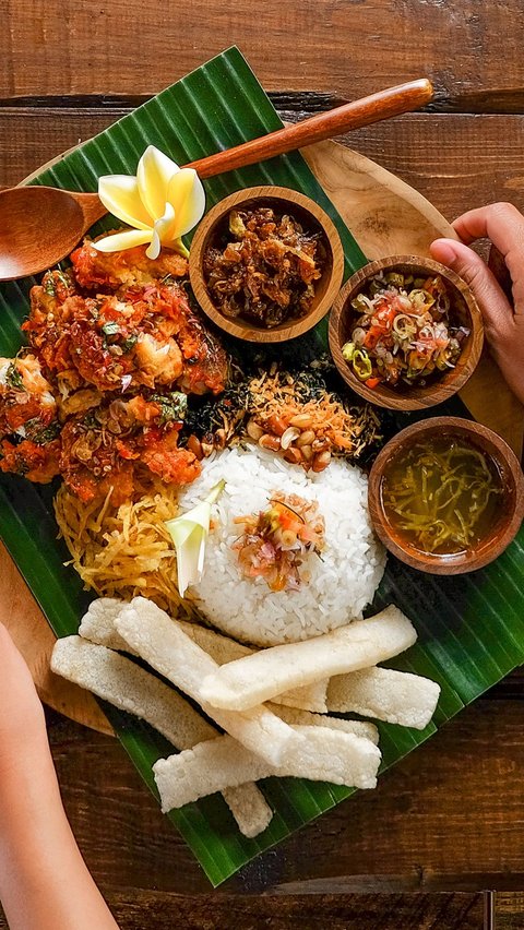 Food Lovers Gather, There's 'Doyan Makan' and 'Makan Terooos' on Vidio