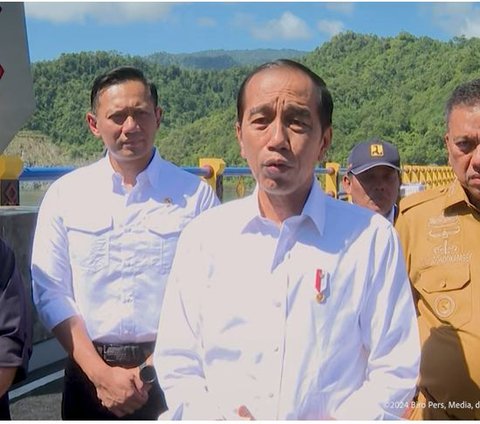 Aksi Jokowi dan AHY Tangkap Ikan Bersama saat Resmikan Bendungan Lolak