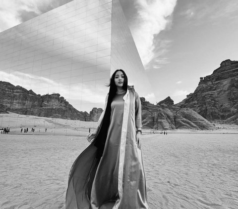 8 Portraits of Nikita Willy and Family's Luxurious Vacation to Al Ula After Umrah