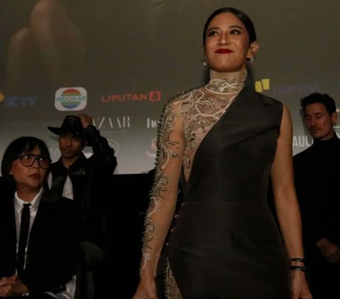 FOTO: Keseruan Gala Premier Bersama Pemeran Series Film Ratu Adil yang Dibintangi Dian Sastro