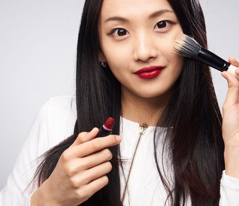 Do Your Own Makeup with Flawless Results for Your 30s