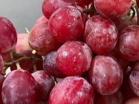 Cara Hilangkan Lapisan Lilin pada Buah Anggur Tanpa Perlu Dibilas Air