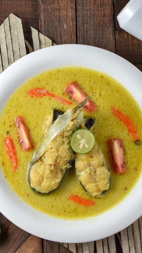 Resep Ikan Mas Bumbu Kuning, Sajian Bikin Hangat Akhir Pekan