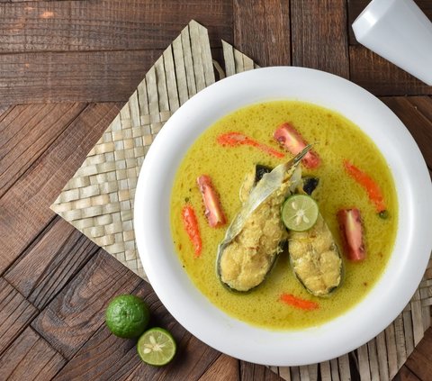 Recipe for Yellow Spiced Carp, a Warm Weekend Dish