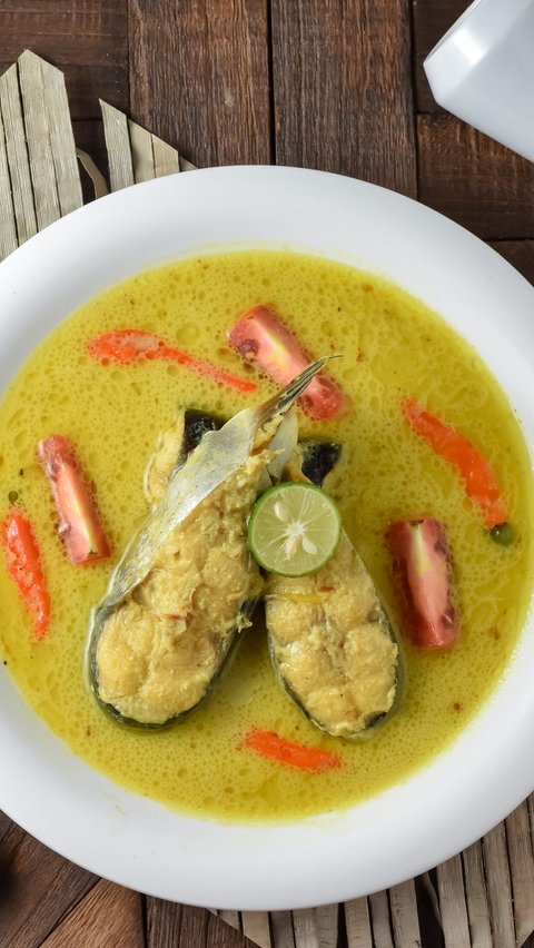 Recipe for Yellow Spiced Carp, a Warm Weekend Dish