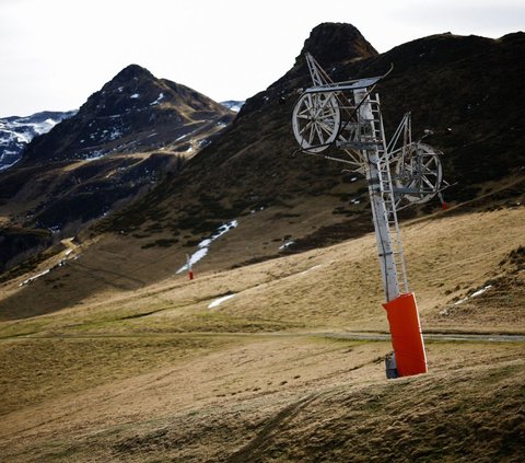 FOTO: Miris, Hamparan Salju di Resor Ski Prancis Lenyap Diterpa Perubahan Iklim