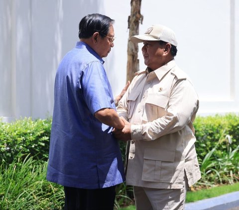 Calon Presiden Nomor Urut 02, Prabowo Subianto ternyata diam-diam bertemu dengan Presiden ke-6 RI Susilo Bambang Yudhoyono (SBY) di Cikeas, Kabupaten Bogor, Jumat (23/2) malam.