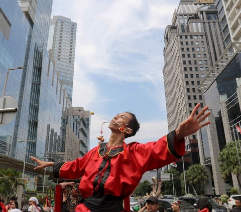 FOTO: Diwarnai Atraksi Tatung, Begini Keseruan Perayaan Cap Go Meh 2024 di Jakarta