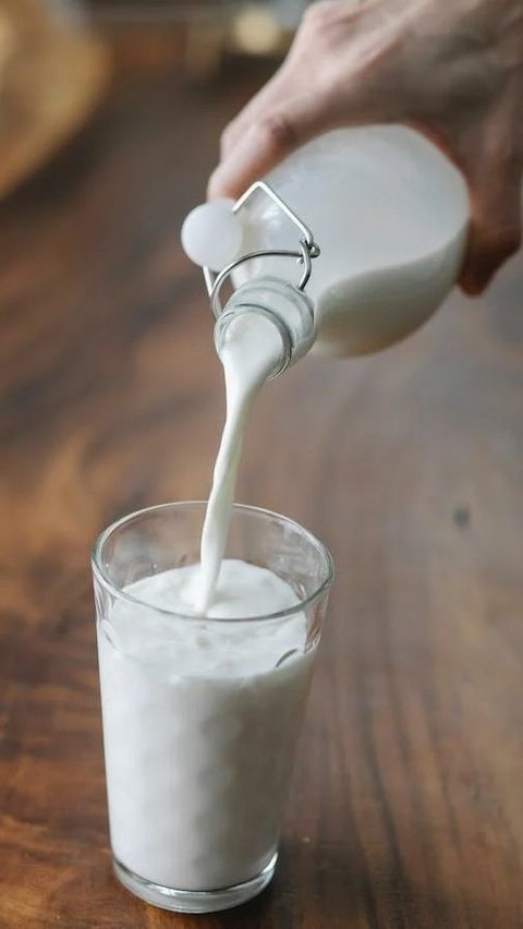 Tak Boleh Sembarangan, Ketahui 4 Hal yang Perlu Diperhatikan ketika Memberi Susu Anak