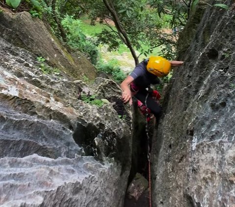Can Make Knees Tremble! See Wendy Walters' Powerful Rock Climbing Action