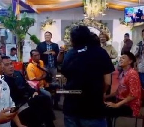 Viral Sragen Singer Fights Back by Punching the Perpetrator