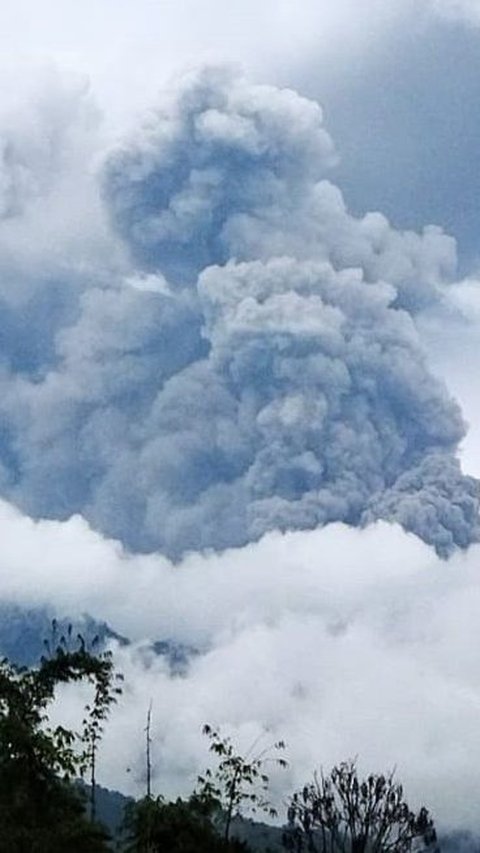 Gunung Marapi Sumatera Barat Erupsi Lagi, Pendaki Diminta Tidak Memasuki Radius 4,5 Kilometer