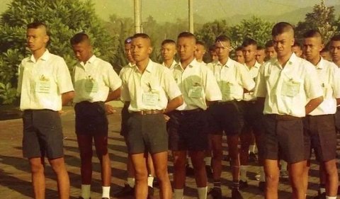 AHY melanjutkan pendidikan di SMA Taruna Nusantara Magelang pada tahun 1994.