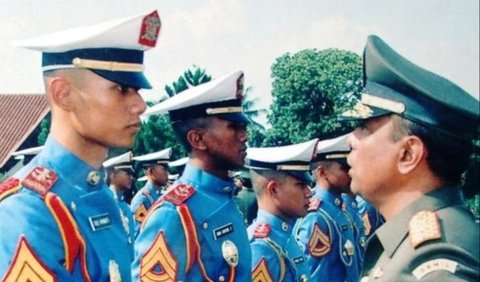 Pada tahun 1997, AHY bahkan berhasil meraih Garuda Trisakti Tarunatama Emas, predikat untuk lulusan terbaik.