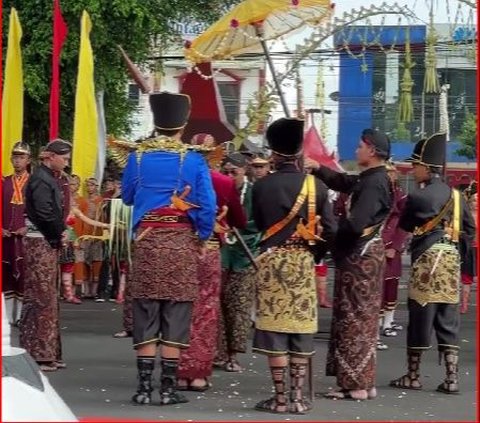 Serunya Peringatan Hari Jadi Kabupaten Banyumas, Empat Pusaka Kebesaran Dikirab Sekaligus