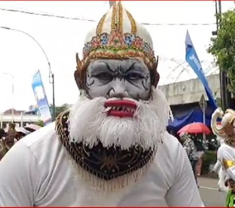 Serunya Peringatan Hari Jadi Kabupaten Banyumas, Empat Pusaka Kebesaran Dikirab Sekaligus