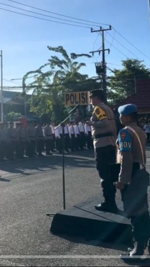Jenderal Polisi Pecat Anggota Polwan, Kapolres Langsung Coret 'Wajahnya' di Depan Anak Buah<br>