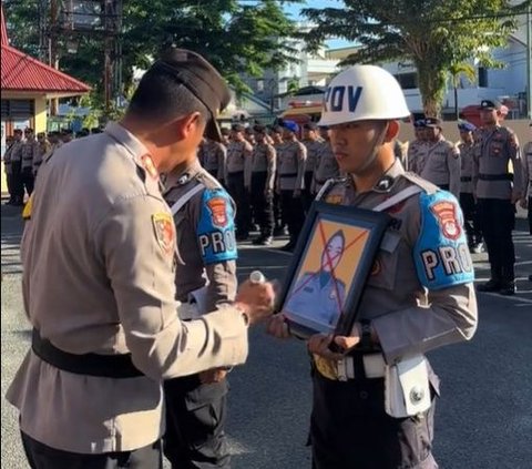 Jenderal Polisi Pecat Anggota Polwan, Kapolres Langsung Coret 'Wajahnya' di Depan Anak Buah