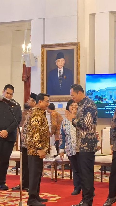 Momen AHY dan Moeldoko Bertemu di Sidang Kabinet, Saling Bersalaman