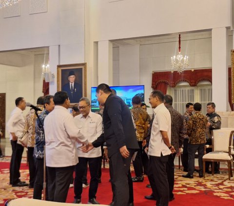 Suasana Kabinet Jokowi Usai Pilpres 2024, Prabowo Disalami Sri Mulyani & Ngobrol Bareng Sandiaga