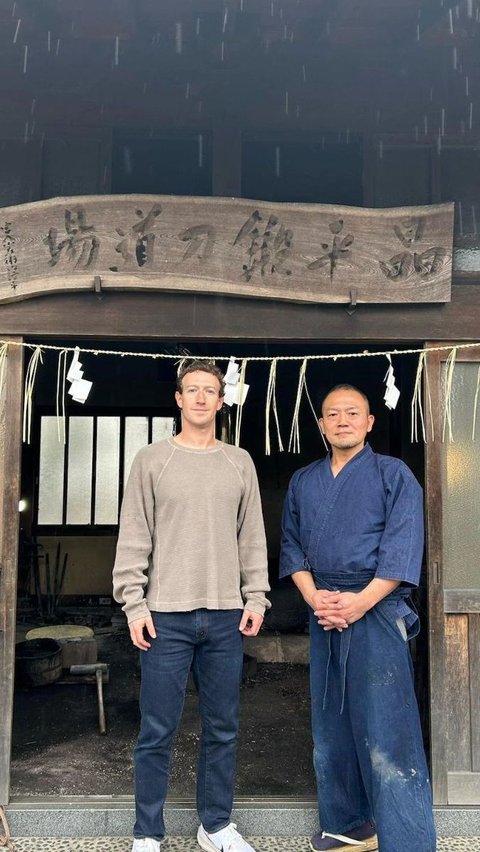 Saat Mark Zuckerberg Belajar Jadi Seorang Samurai dari Ahlinya, Sekali Tebas Langsung Terpotong<br>