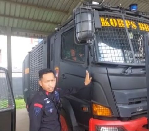 Canggih, Potret Mobil Water Cannon Terbaru Milik Korps Brimob Polri di Dalamnya ada CCTV 'Sudah Kemajuan Zaman'