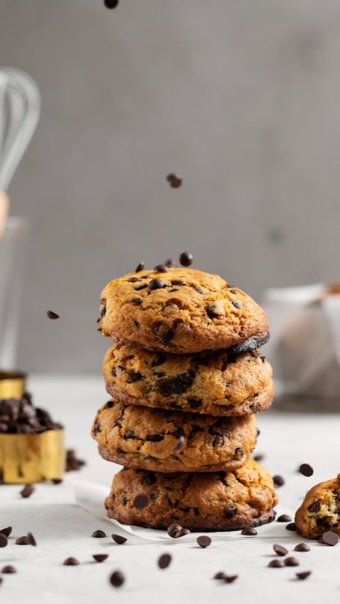 Easy Chocolate Chip Cookies Recipe In 2 Variations: Bake And No-Bake ...