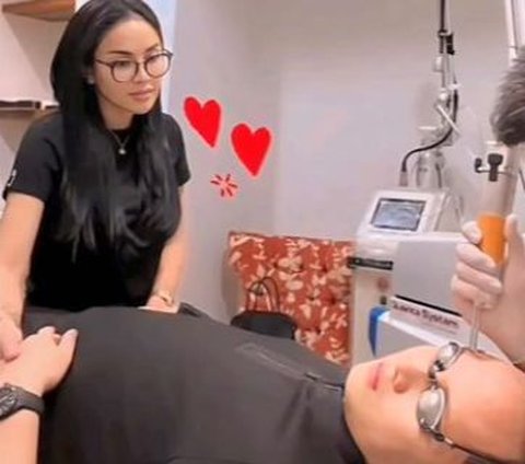 Stickier! Nikita Mirzani Accompanies Prabowo's Personal Assistant for Beauty Treatment at the Beauty Clinic