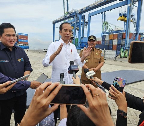 Jokowi Mulai Bahas Program Makan Siang & Susu Gratis saat Sidang Kabinet untuk RAPBN 2025