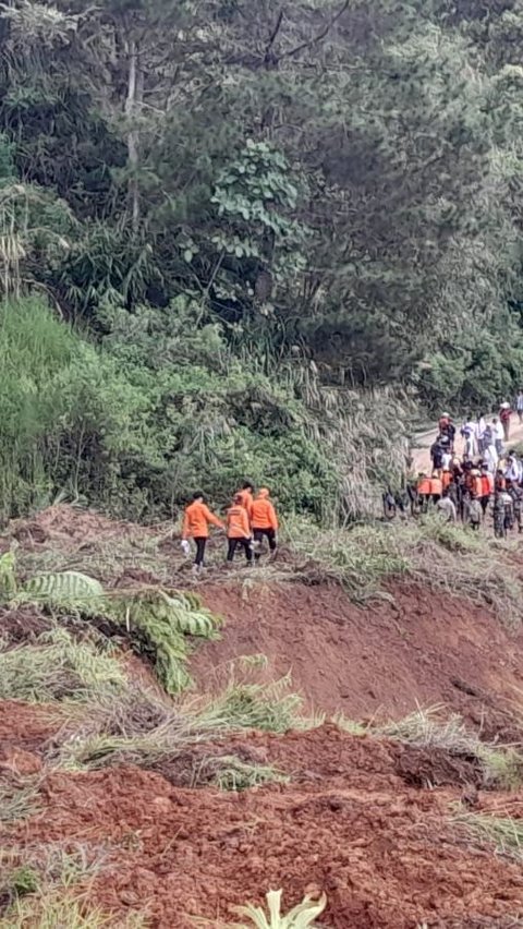 Empat Orang Meninggal Dunia dan Akses Jalan Terputus Akibat Longsor di Bastem Utara Luwu