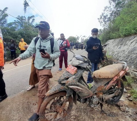 Empat Orang Meninggal Dunia dan Akses Jalan Terputus Akibat Longsor di Bastem Utara Luwu