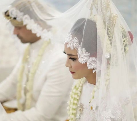 8 Potret Mesra Mike Lucock Pemain Bidadari Surgamu dan Istri, Jarang Terekspos