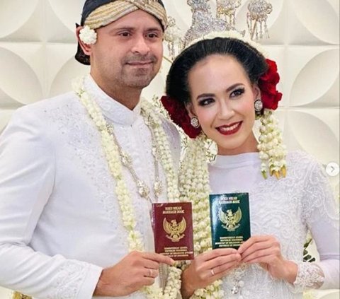 8 Potret Mesra Mike Lucock Pemain Bidadari Surgamu dan Istri, Jarang Terekspos