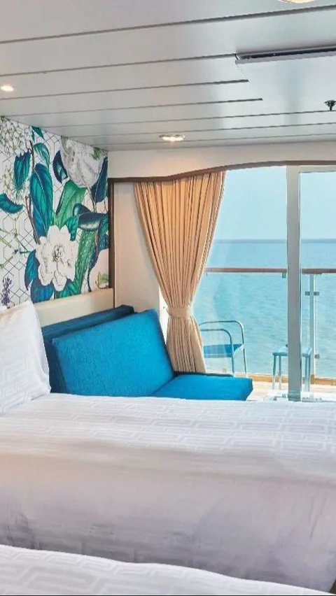 Luxury Cruise Ship Resorts World One Anchors in Indonesia for the First Time, Curious about the Rates?