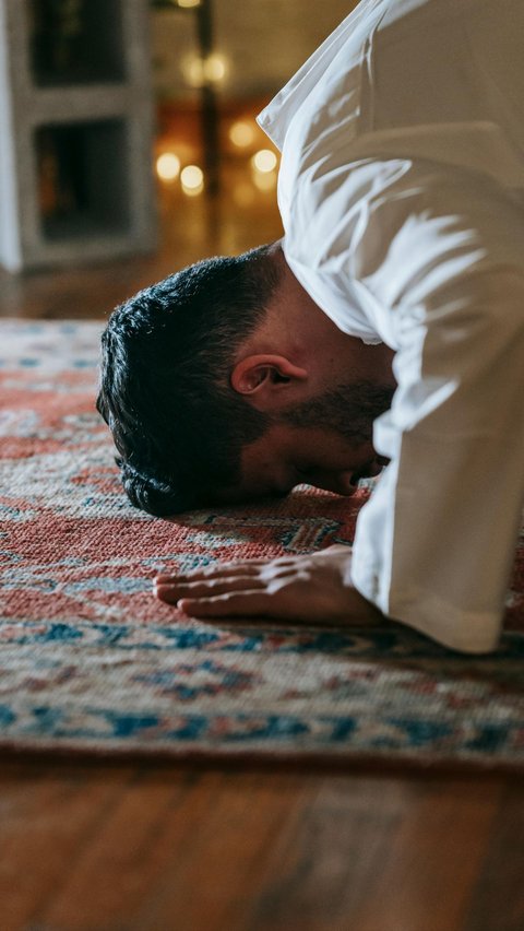 Doa Bacaan Sholat Lengkap Dari Niat Hingga Akhir Beserta Tata Caranya