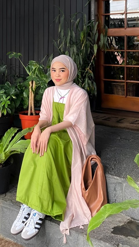 Cute Style Hijaber dengan Touch of Green, Tampilan Jadi Fresh Banget