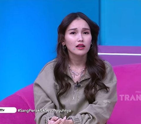 Potret Cantik Ayu Ting Ting & Bilqis Tampil Pakai Mukena, Wajah Disebut Makin Mirip Bak Pinang Dibelah Dua