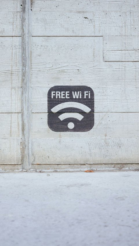 Jangan Coba-coba Lakukan Ini Ketika Pakai Wifi Gratis di Tempat Umum, Bahaya!