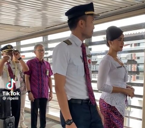 Curi Perhatian, Begini Momen Last Flight Sekaligus Perpisahan Seorang Pilot Senior