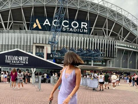 Heboh Banget! Intip Foto-foto Keseruan Acha Septriasa saat Nonton Konser Taylor Swift di Australia