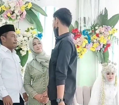 Bring a Bouquet of Money, the Man Comes to the Wedding of an Ex who has been Dating for Years, the Bride's Family Cries because they are Already Familiar