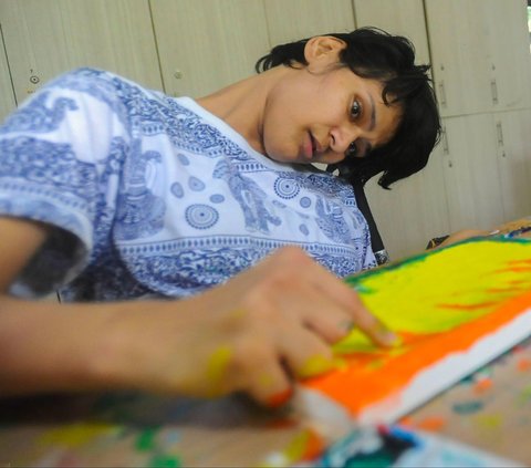 FOTO: Semangat Penyandang Disabilitas Berkarya Lewat Lukisan untuk Kemandirian Ekonomi