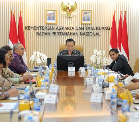 Gaya Menteri AHY Pimpin Rapat Perdana di Kementerian ATR/BPN, Bahas Program 100 Hari Kerja